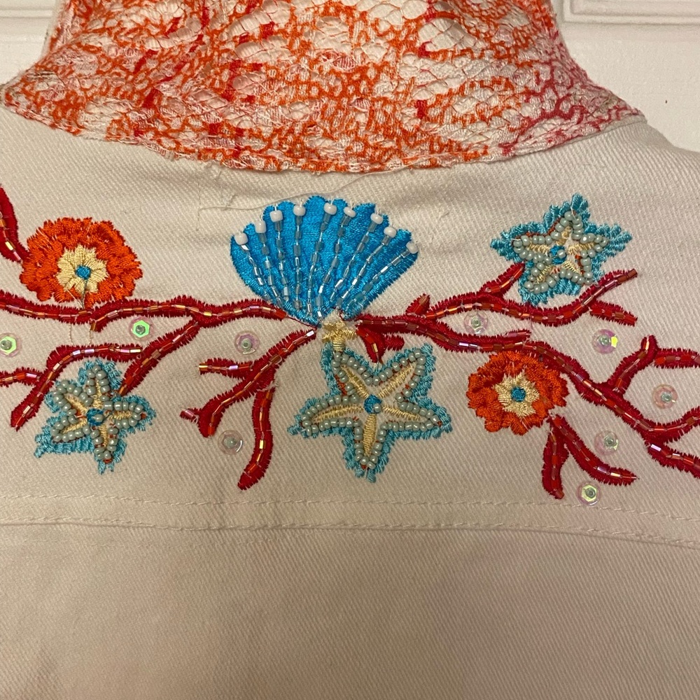 Beautiful white jean jacket from France. - Picture 8 of 11